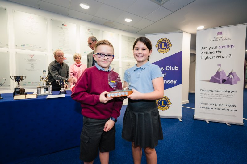 school children excepting Skipton Swimarathon Award